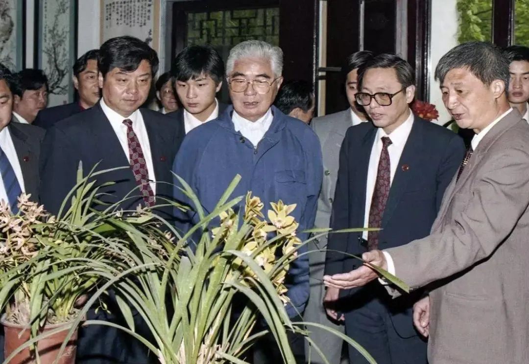 荣智健身价_荣智健的公司_荣智健现在有多少钱