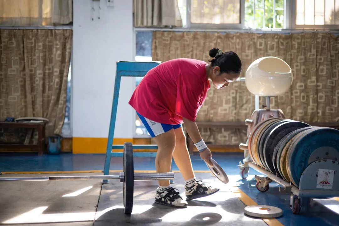举重冠军广东_2021年广东省举重锦标赛_广东省青少年举重冠军