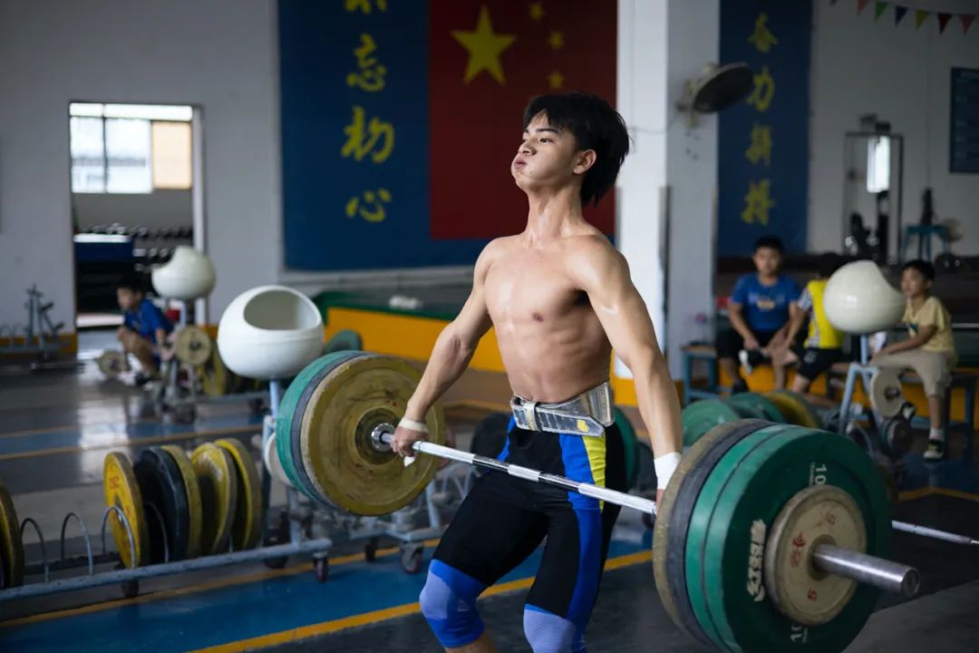 2021年广东省举重锦标赛_广东省青少年举重冠军_举重冠军广东
