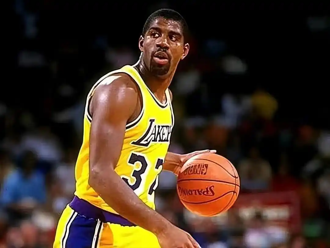 NBA篮球历史分卫排名_篮球各位置历史前十_nba篮球历史排行榜