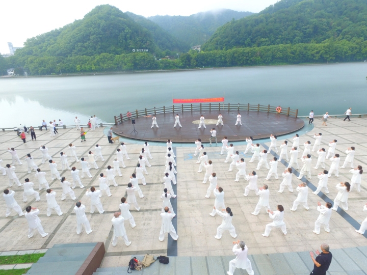 北仑职高篮球队_北仑中学篮球赛冠军_北仑中学篮球队