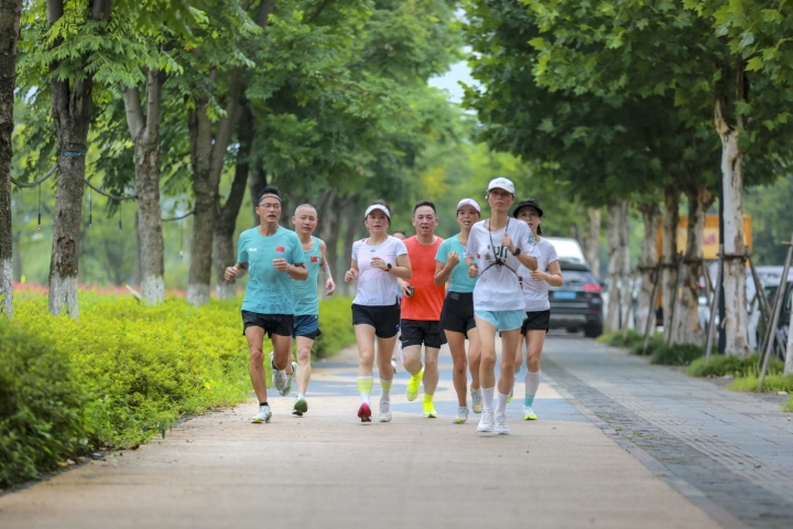 北仑中学篮球赛冠军_北仑中学篮球队_北仑职高篮球队