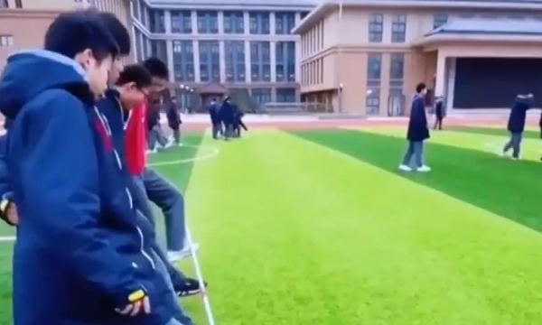 体操学生视频_13岁学生体操_体操学生水手服