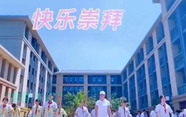 13岁学生体操_体操学生视频_体操学生水手服